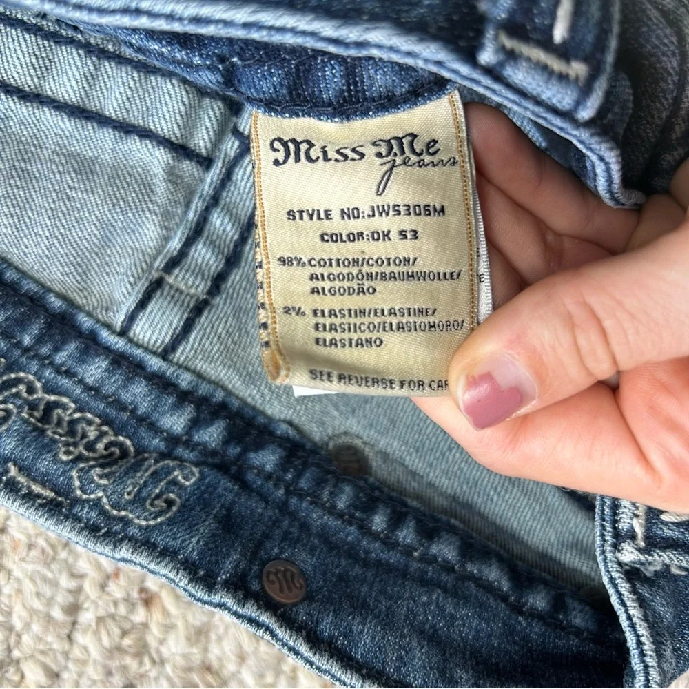 Miss Me Blue Bermuda Jean Shorts Womens 26 JW5306M Dark Wash 12" Inseam Slim - Picture 6 of 11